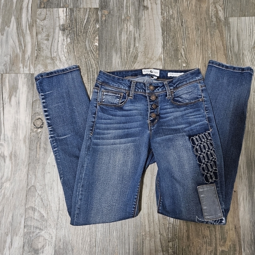 Black Daisy Jaime Relaxed skinny with patch details size 24